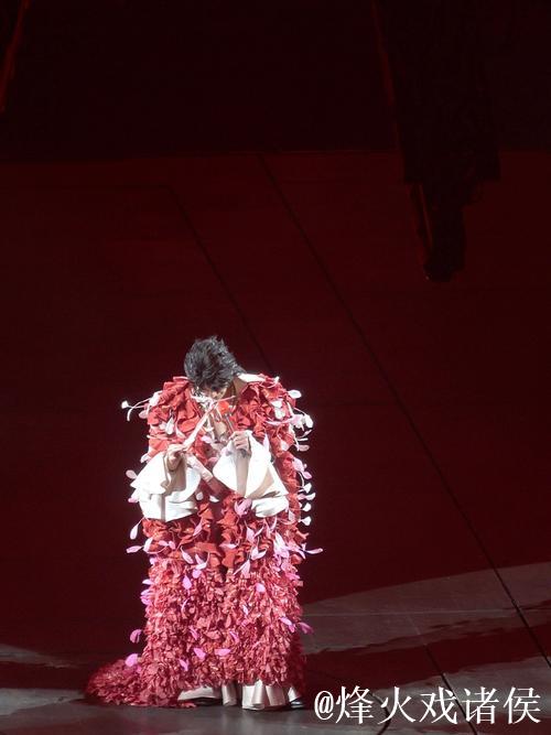 德雷森:在南看台燃放烟火的行为不可接受,部分 德雷森:在南看台燃放烟火的行为不可接受,部分