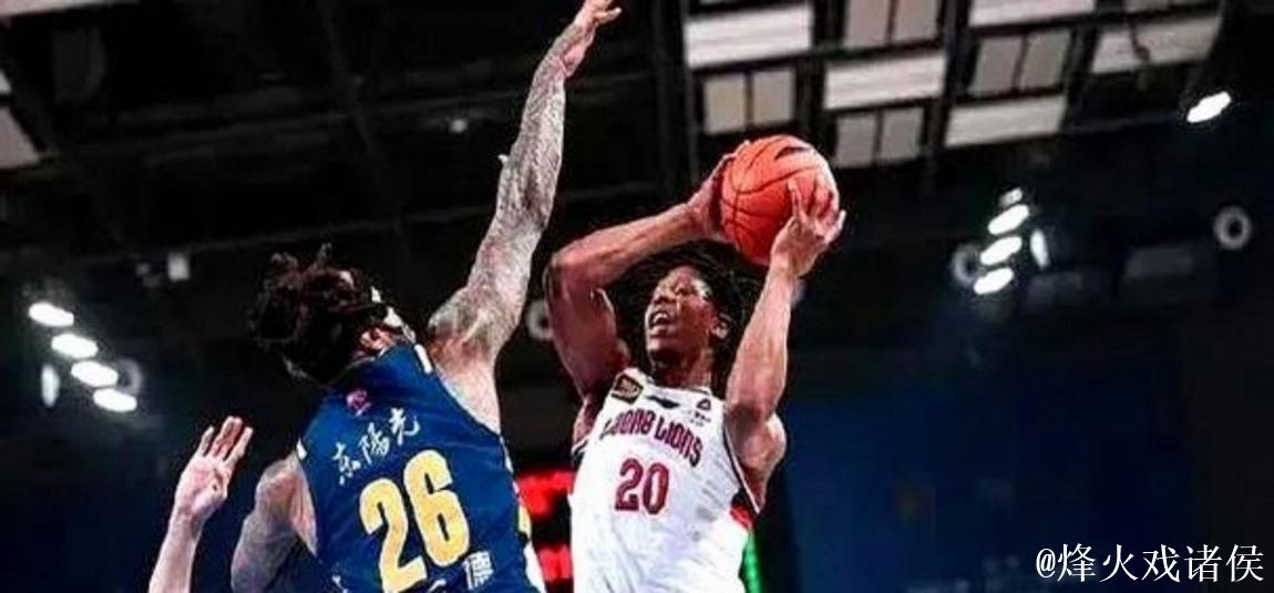 最萌身高差，莫兰德和法尔跳球竟成笑料，有时候放弃也是一种选择，辽宁男篮主场险胜宁波比分紧张